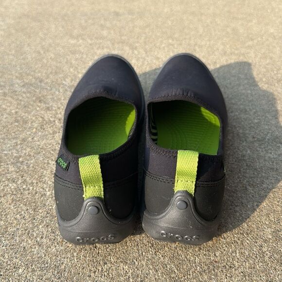 Women’s Croc Slip Ons. Black sz 7 - Picture 4 of 5